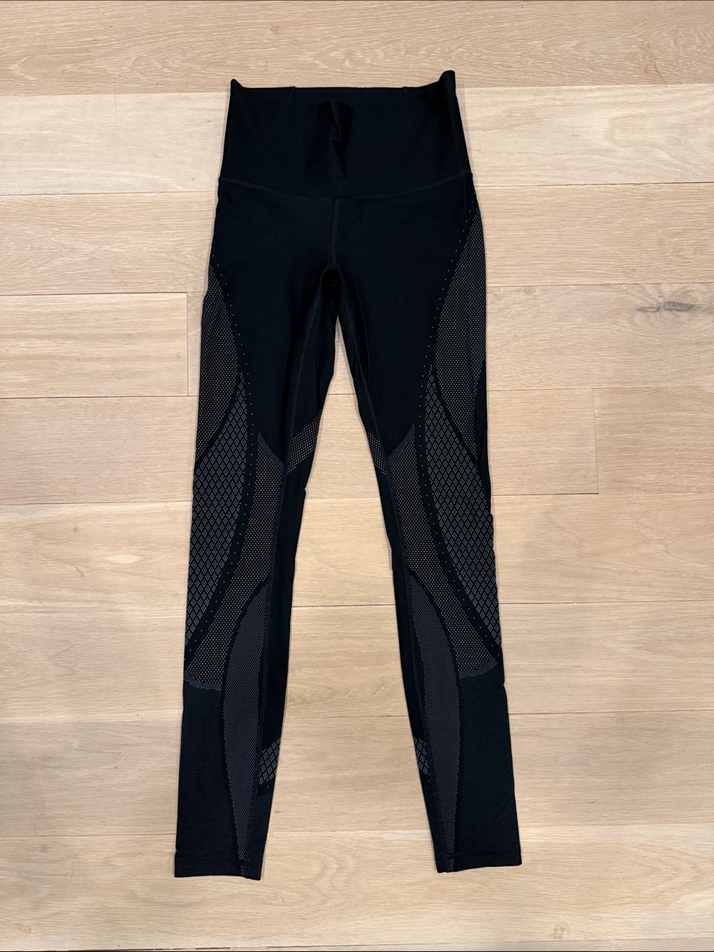 Lululemon Detail Leggings, Size 6